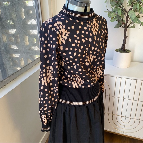 French Connection Speckled Cheetah Mock Neck Blouse, Size XS, NWOT - Picture 3 of 7